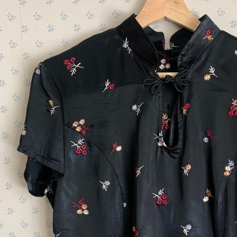 Vintage 90s Y2K Le Chateau Asian inspired Floral Satin Blouse